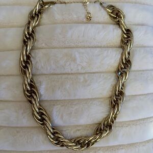 Elegant Gold Chain Necklace